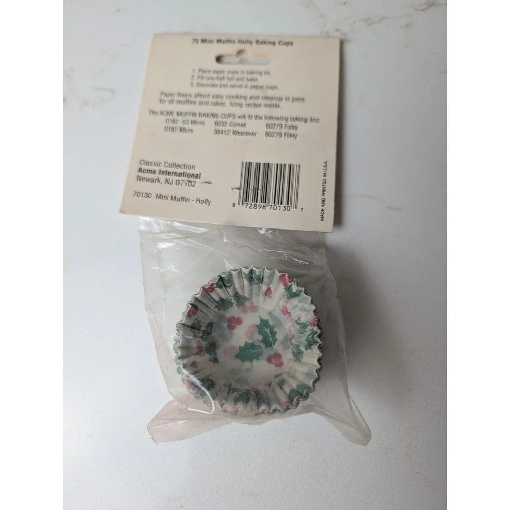 Vintage Acme Holiday Baking Cups Mini Muffin Size Holly Berry 75 Count USA Made